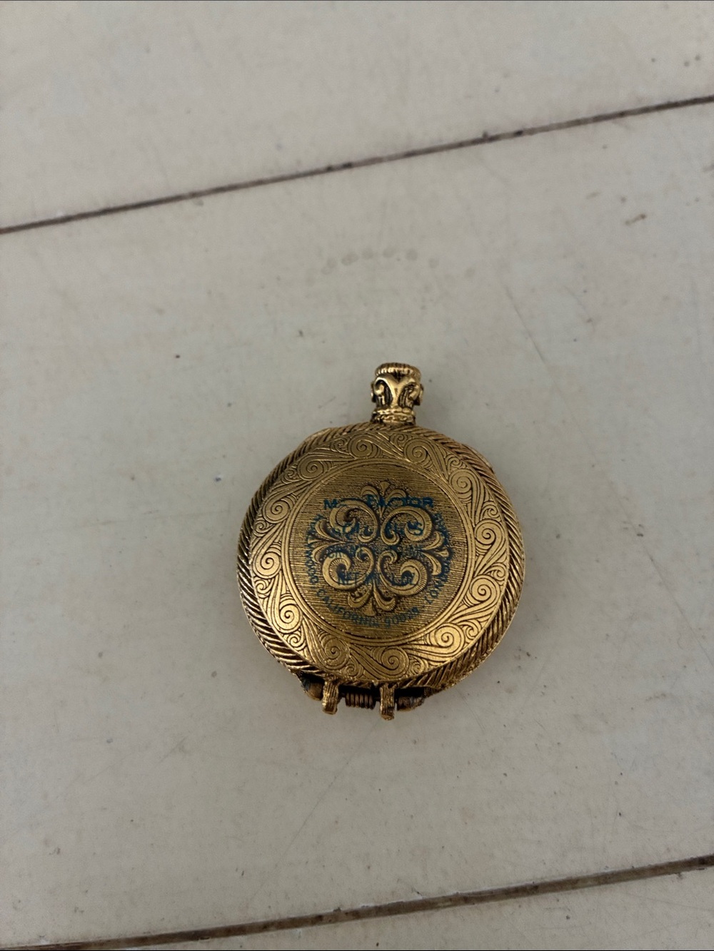 Vintage Max Factor solid perfume compact - Picture 2 of 3